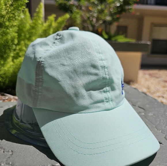 Youth Under Armour Seafoam Green Baseball Hat - Like New - Picture 3 of 10